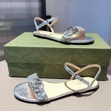 Load image into Gallery viewer, GUCCI SLIPPERS 37
