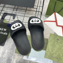Load image into Gallery viewer, GUCCI SLIPPERS 40
