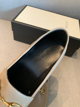 Load image into Gallery viewer, GUCCI FLATS 25
