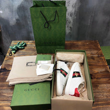 Load image into Gallery viewer, Gucci Bee Print Sneaker
