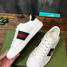Load image into Gallery viewer, Gucci Bee Print Sneaker

