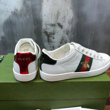 Load image into Gallery viewer, Gucci Bee Print Sneaker
