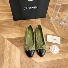 Load image into Gallery viewer, CHANEL FLATS 1
