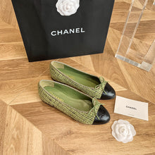 Load image into Gallery viewer, CHANEL FLATS 1
