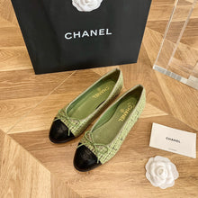 Load image into Gallery viewer, CHANEL FLATS 1
