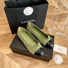 Load image into Gallery viewer, CHANEL FLATS 1
