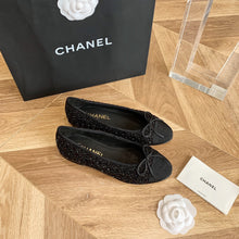 Load image into Gallery viewer, CHANEL FLATS 2

