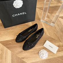 Load image into Gallery viewer, CHANEL FLATS 2
