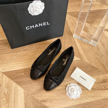 Load image into Gallery viewer, CHANEL FLATS 3
