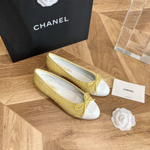 Load image into Gallery viewer, CHANEL FLATS 4
