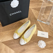 Load image into Gallery viewer, CHANEL FLATS 4
