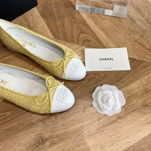 Load image into Gallery viewer, CHANEL FLATS 4
