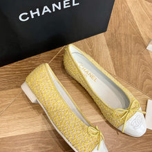 Load image into Gallery viewer, CHANEL FLATS 4
