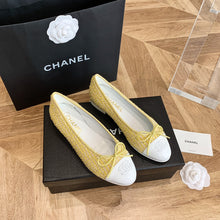 Load image into Gallery viewer, CHANEL FLATS 4
