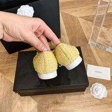 Load image into Gallery viewer, CHANEL FLATS 4
