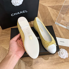 Load image into Gallery viewer, CHANEL FLATS 4
