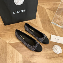 Load image into Gallery viewer, CHANEL FLATS 5
