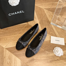 Load image into Gallery viewer, CHANEL FLATS 5
