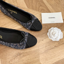 Load image into Gallery viewer, CHANEL FLATS 5
