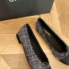 Load image into Gallery viewer, CHANEL FLATS 5
