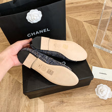 Load image into Gallery viewer, CHANEL FLATS 5
