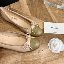 Load image into Gallery viewer, CHANEL FLATS 6
