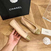 Load image into Gallery viewer, CHANEL FLATS 6
