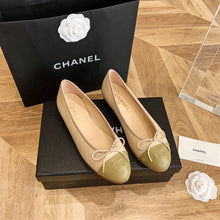 Load image into Gallery viewer, CHANEL FLATS 6
