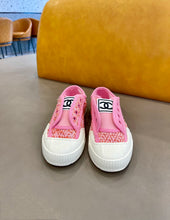 Load image into Gallery viewer, CHANEL FLATS 9
