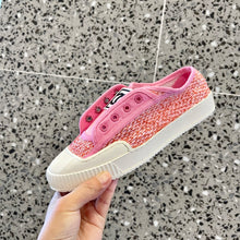 Load image into Gallery viewer, CHANEL FLATS 9
