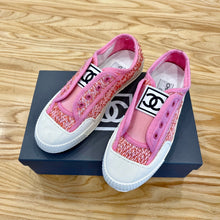 Load image into Gallery viewer, CHANEL FLATS 9

