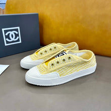 Load image into Gallery viewer, CHANEL FLATS 10
