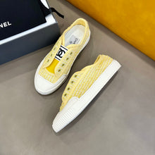 Load image into Gallery viewer, CHANEL FLATS 10
