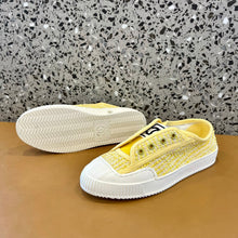 Load image into Gallery viewer, CHANEL FLATS 10
