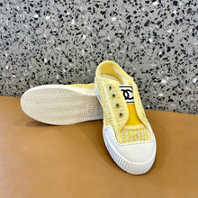 Load image into Gallery viewer, CHANEL FLATS 10

