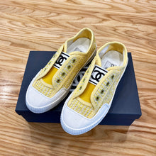 Load image into Gallery viewer, CHANEL FLATS 10
