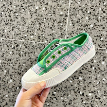 Load image into Gallery viewer, CHANEL FLATS 11
