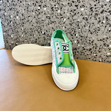 Load image into Gallery viewer, CHANEL FLATS 11
