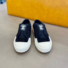 Load image into Gallery viewer, CHANEL FLATS 12
