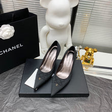 Load image into Gallery viewer, CHANEL HIGH HEELS 11
