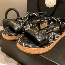 Load image into Gallery viewer, CHANEL SLIPPERS 29
