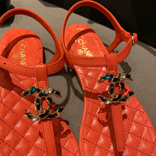 Load image into Gallery viewer, CHANEL SLIPPERS 39
