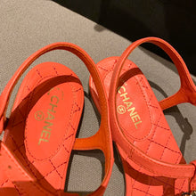 Load image into Gallery viewer, CHANEL SLIPPERS 39
