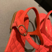 Load image into Gallery viewer, CHANEL SLIPPERS 39
