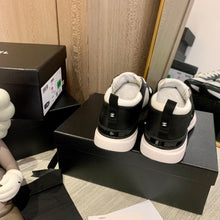Load image into Gallery viewer, CHANEL SNEAKERS 6
