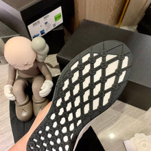 Load image into Gallery viewer, CHANEL SNEAKERS 7
