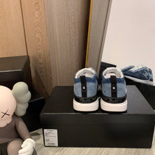 Load image into Gallery viewer, CHANEL SNEAKERS 13
