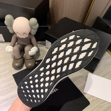 Load image into Gallery viewer, CHANEL SNEAKERS 13
