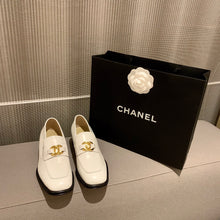 Load image into Gallery viewer, CHANEL FLATS 13
