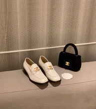 Load image into Gallery viewer, CHANEL FLATS 13

